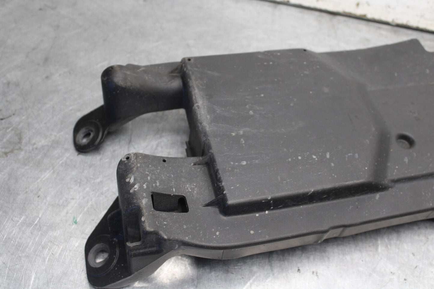 09-12 KAWASAKI NINJA ZX6R REAR BACK TAIL UNDERTAIL BATTERY TRAY PLASTIC BB698