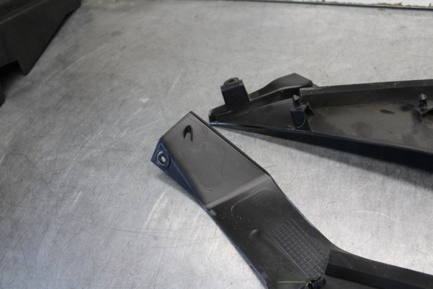 18-23 KAWASAKI NINJA 400 RIGHT LEFT FRONT SIDE SEAT PANELS TRIMS  BB679