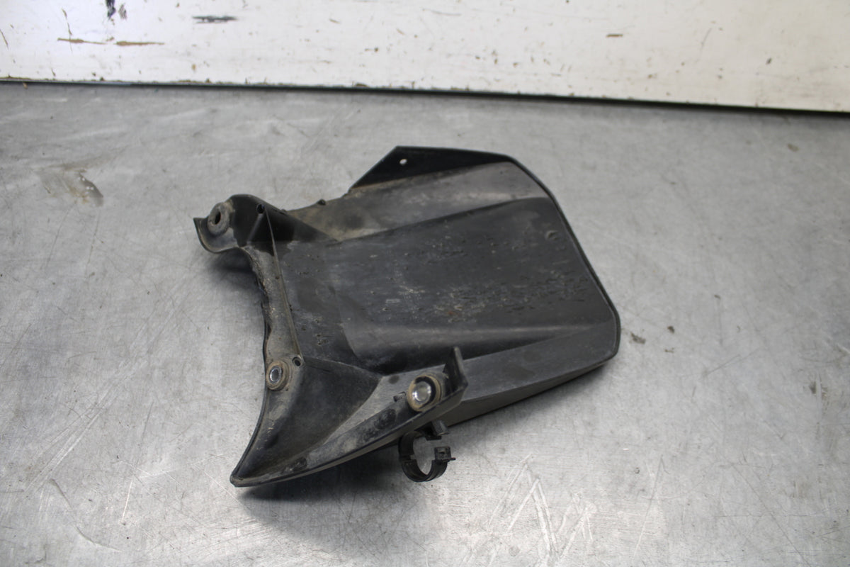 04-06 YAMAHA YZF R1 REAR BACK WHEEL TIRE HUGGER FENDER 5VY-21650-00-00 BB659