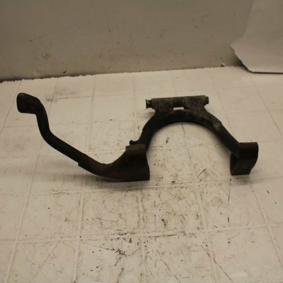 78-79 HONDA GOLDWING 1000 CENTER MAIN STAND BB406