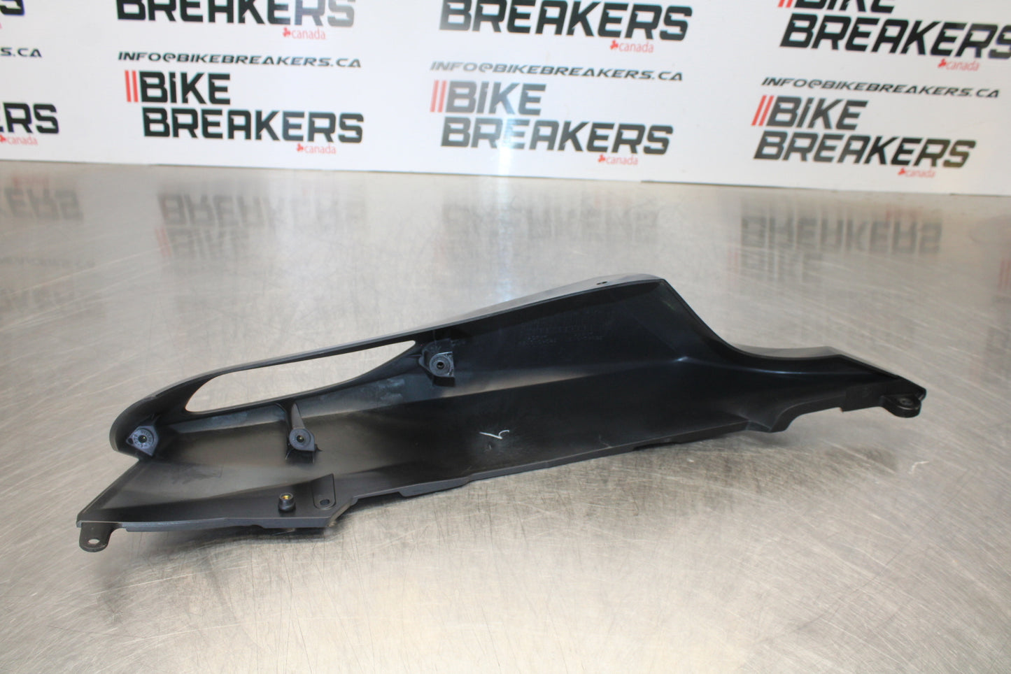 23-24 KAWASAKI NINJA ZX14R RIGHT REAR BACK TAIL FAIRING COWL SHROUD BB169