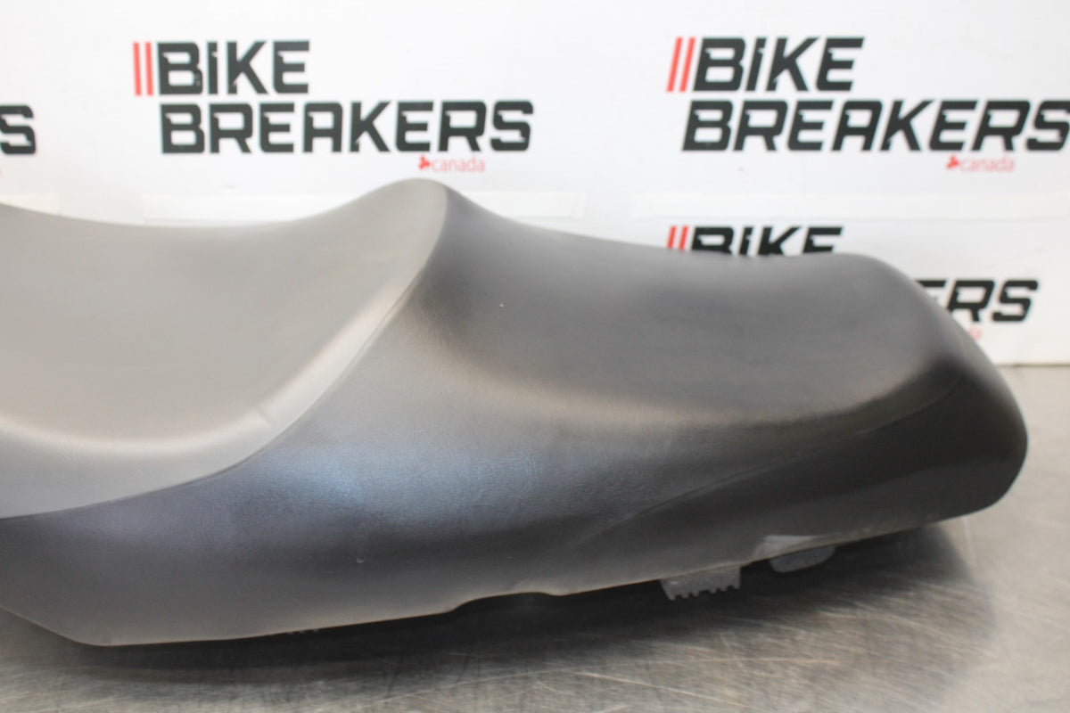 09 KAWASAKI CONCOURS 14 ZG1400B FRONT REAR SEAT SADDLE BB875