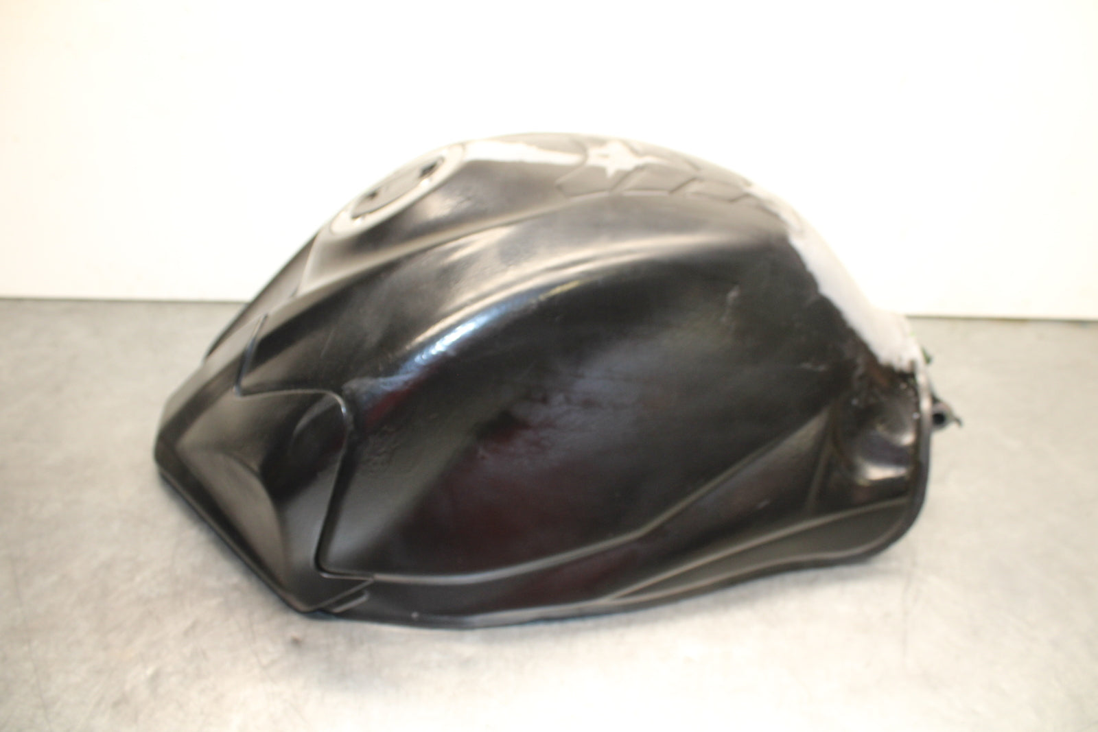 08-10 SUZUKI GSXR 600 GAS TANK FUEL CELL PETROL RESERVOIR BB753