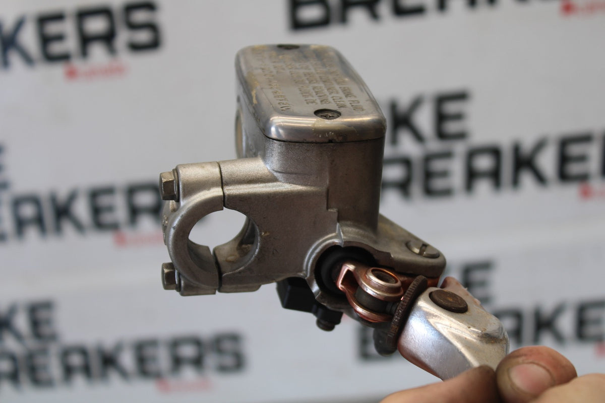 06-07 HONDA INTERCEPTOR 800 VFR800 FRONT BRAKE MASTER CYLINDER w/ LEVER BB917