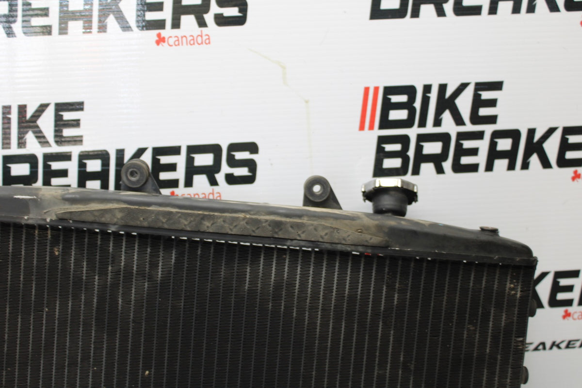 05 TRIUMPH ROCKET III ENGINE COOLER COOLING RADIATOR RADIATER BB186