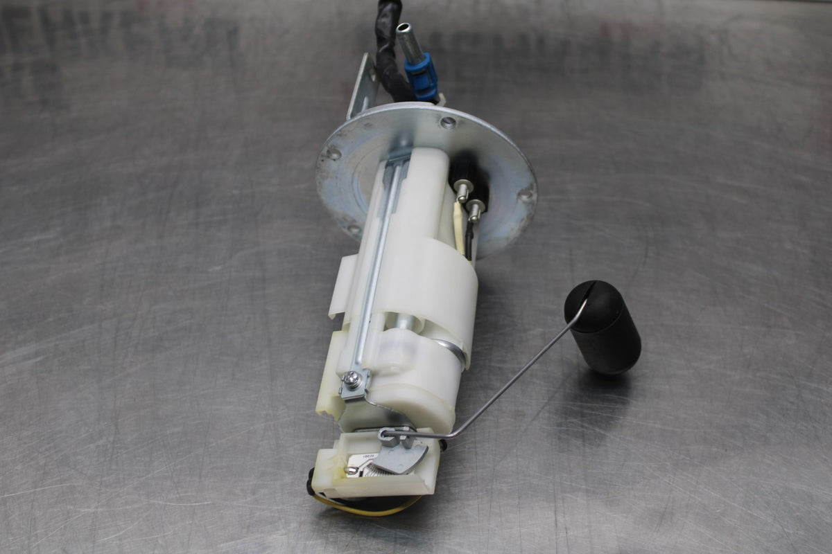 09 SUZUKI GSXR1000 FUEL PUMP GAS PETROL SENDER UNIT BB777