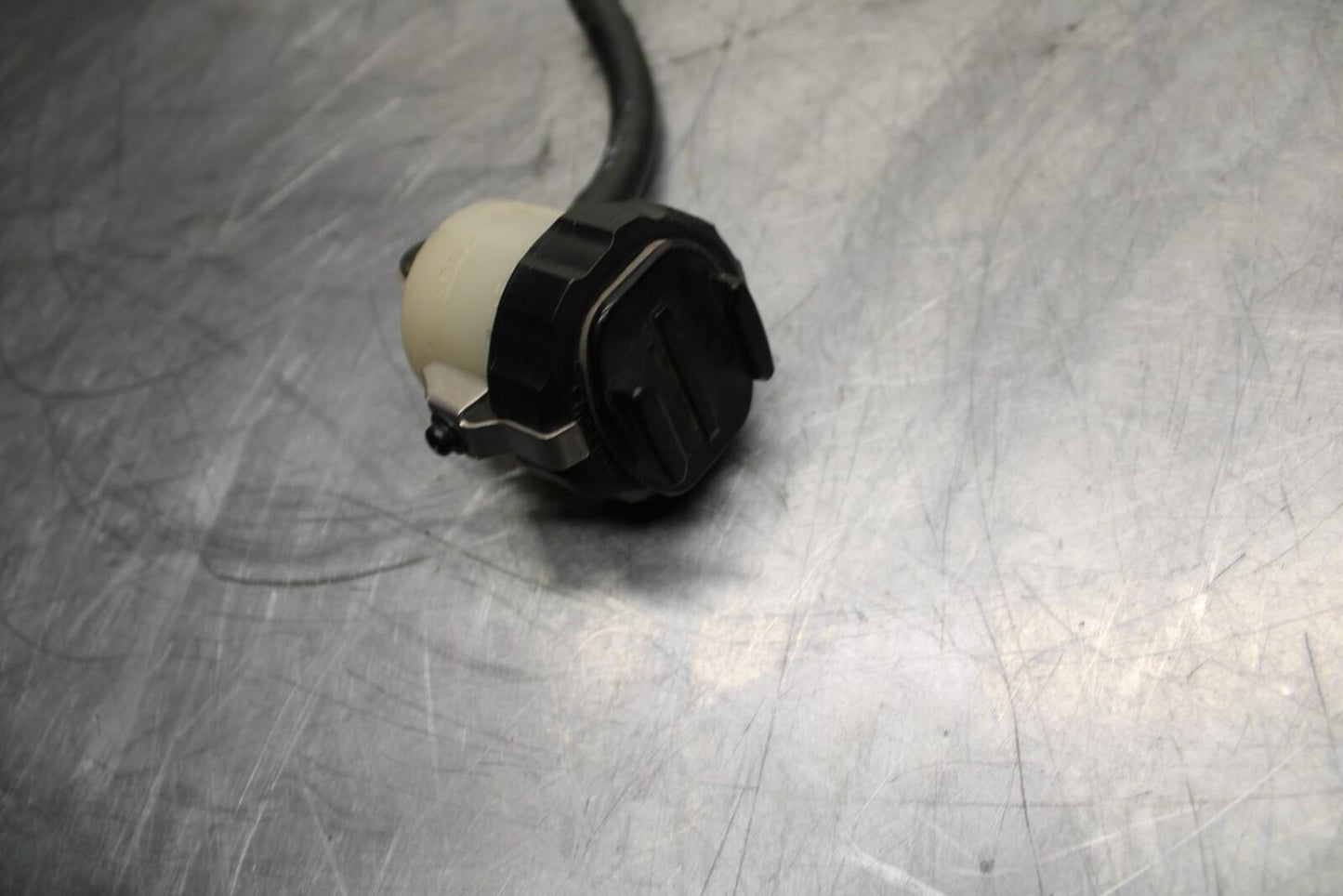 09-14 YAMAHA YZF R1 REAR BRAKE MASTER FLUID RESERVOIR TANK BOTTLE BB471
