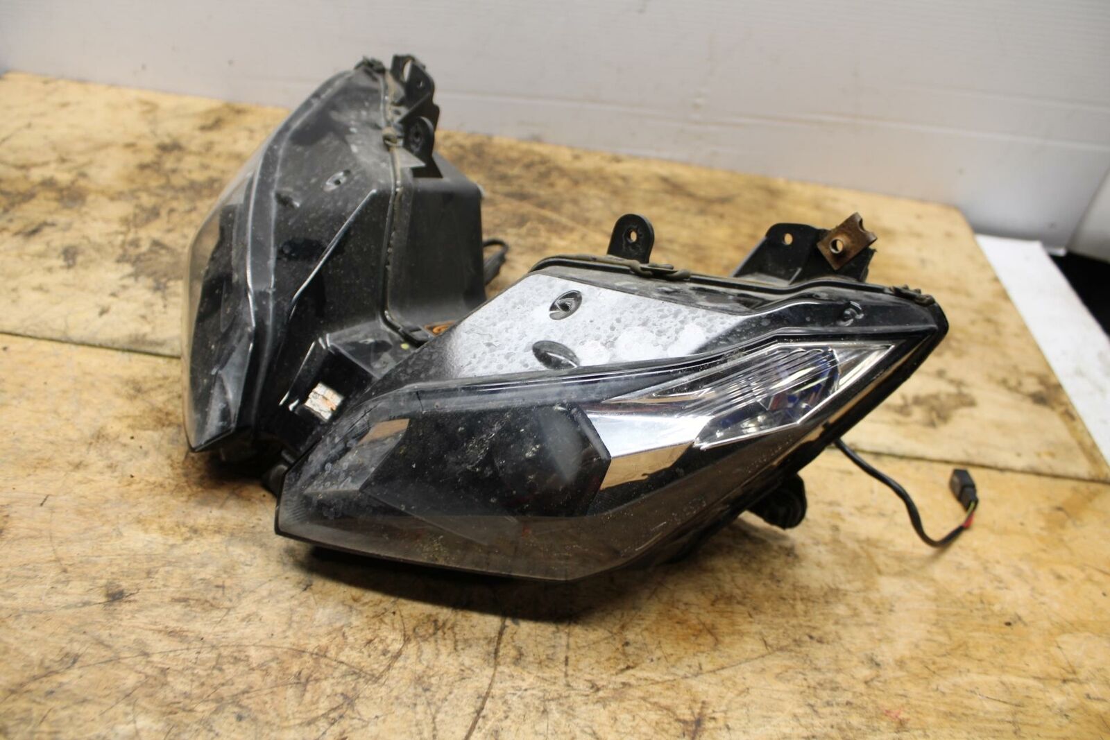 13-18 KAWASAKI NINJA ZX6R FRONT HEADLIGHT HEAD LIGHT LAMP BB349
