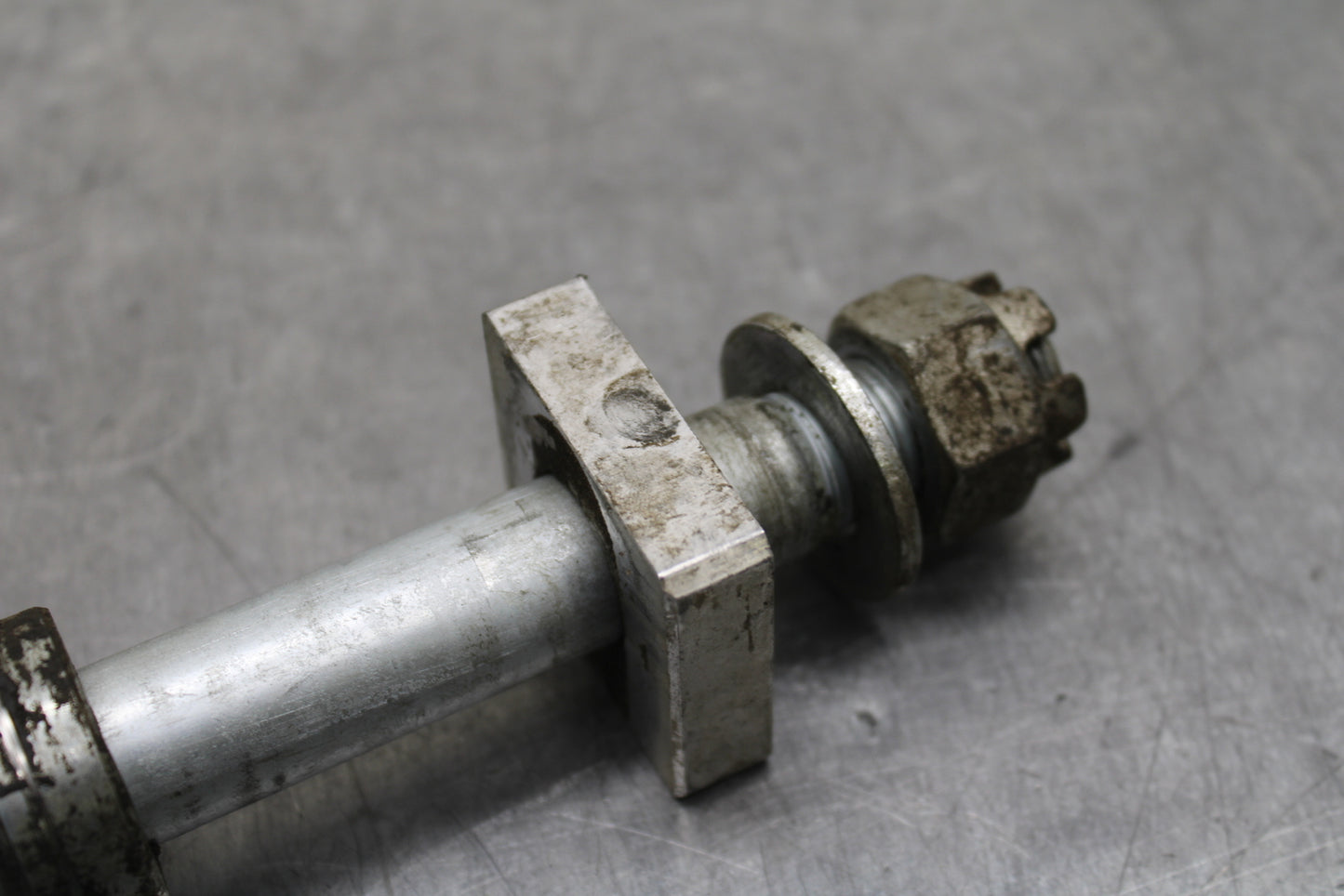 12-17 KAWASAKI NINJA 650 REAR AXLE BACK WHEEL RIM PIVOT BOLT AXEL BB129