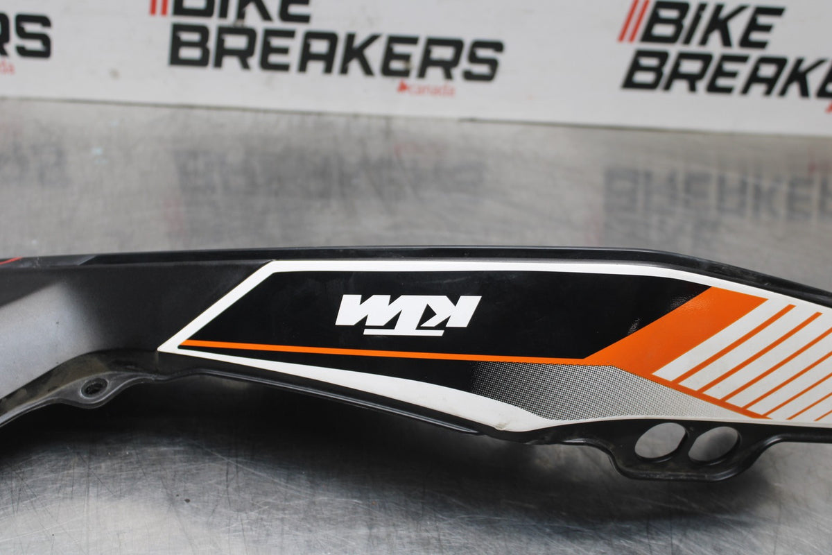 13-16 KTM 390 DUKE RIGHT REAR BACK TAIL FAIRING COWL SHROUD BB815