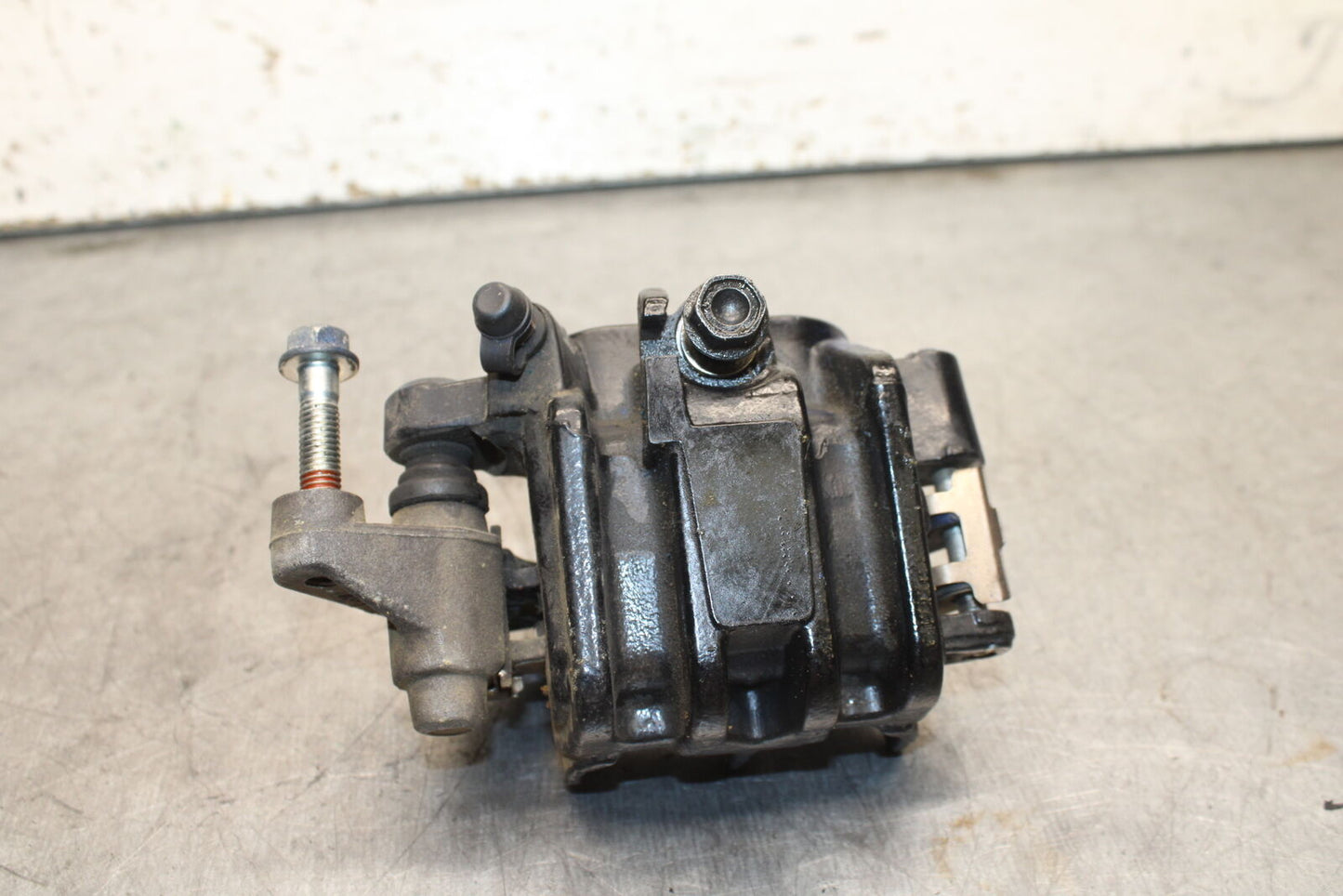 15-19 HONDA CBR300R LEFT FRONT BRAKE CALIPER  BB112