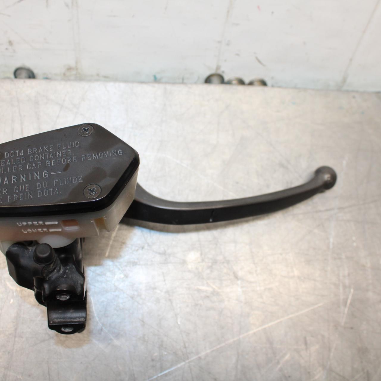 07-08 KAWASAKI CONCOURS 1400 ABS FRONT BRAKE MASTER CYLINDER w/ LEVER BB449