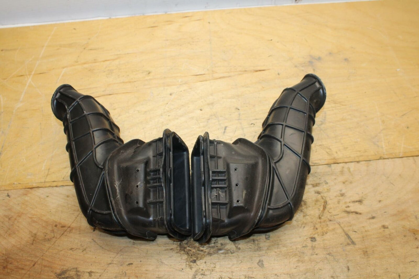 04-05 KAWASAKI NINJA ZX10R RIGHT LEFT AIR INTAKE DUCTS BB322