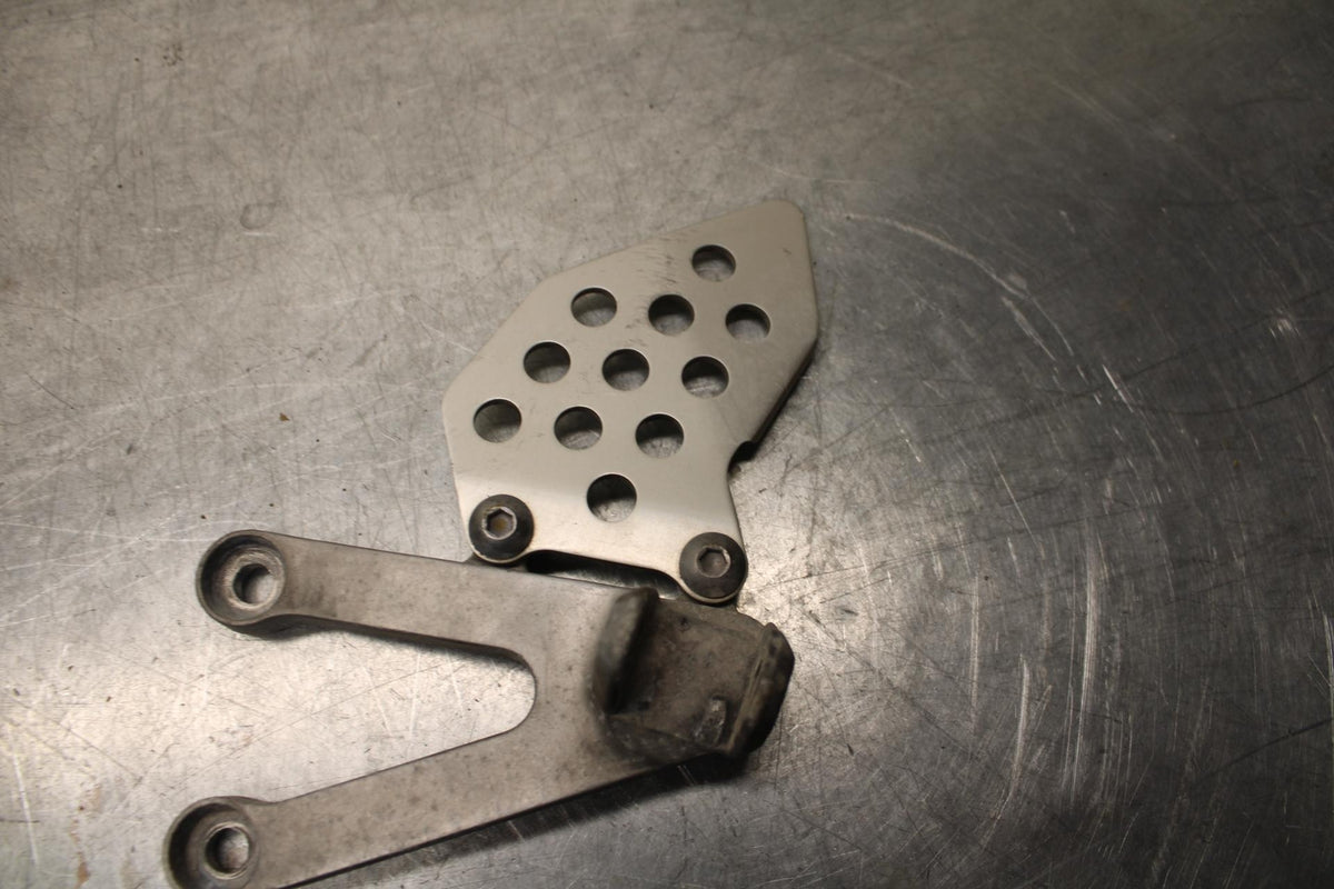 03-04 HONDA CBR600RR LEFT REARSET REAR SET DRIVER FOOT PEG BRACKET MOUNT BB614