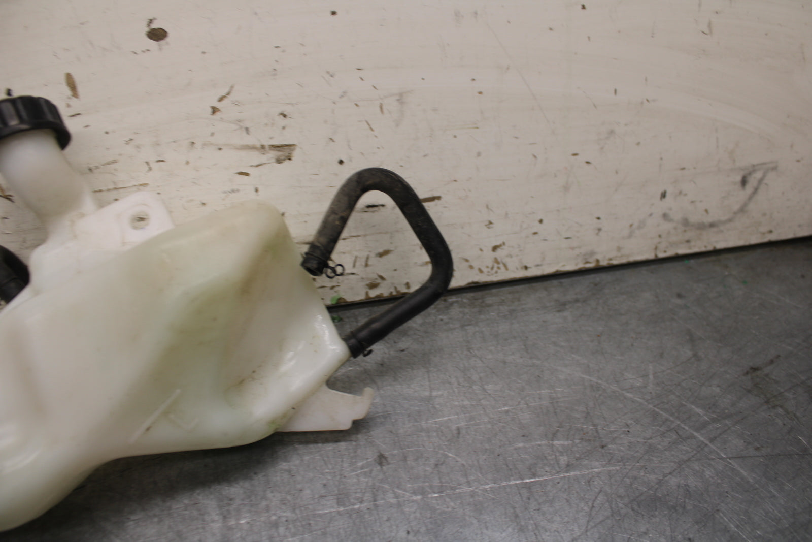 24 KAWASAKI NINJA 500 ABS COOLANT WATER TANK RESERVOIR BOTTLE BB744