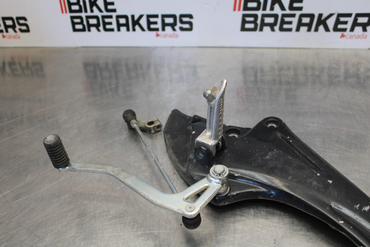10 SUZUKI SV650 LEFT REARSET REAR SET DRIVER FOOT PEG REST STOP BB181