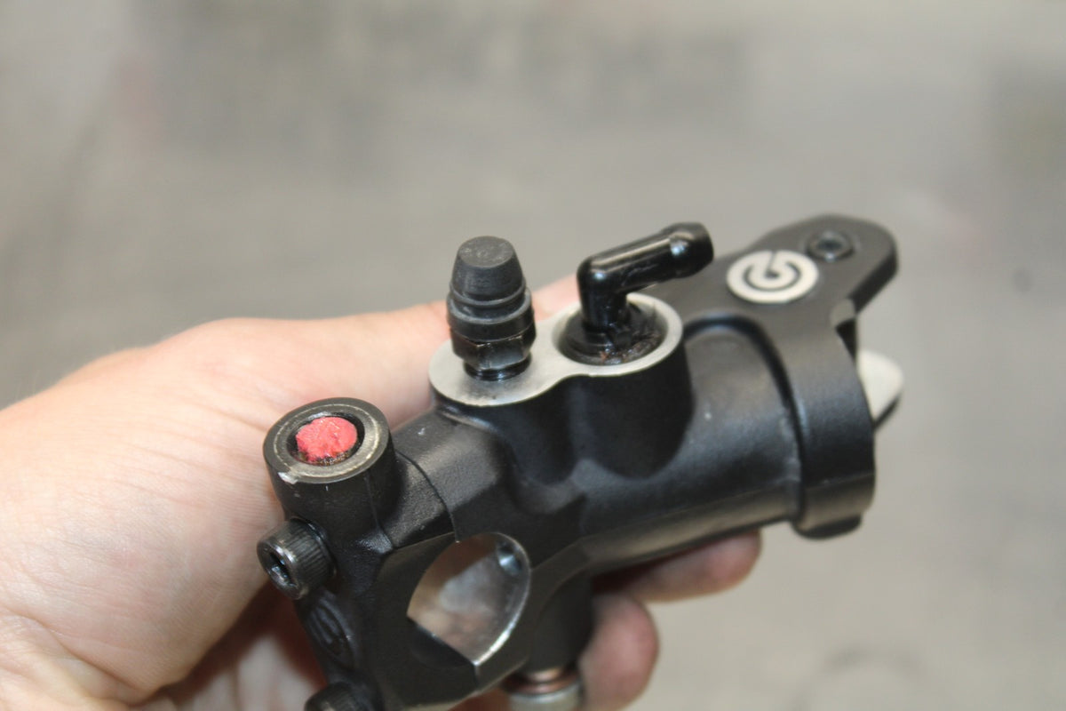 24 APRILIA TUONO V4 1100 FACTORY ABS FRONT BRAKE MASTER CYLINDER BB887