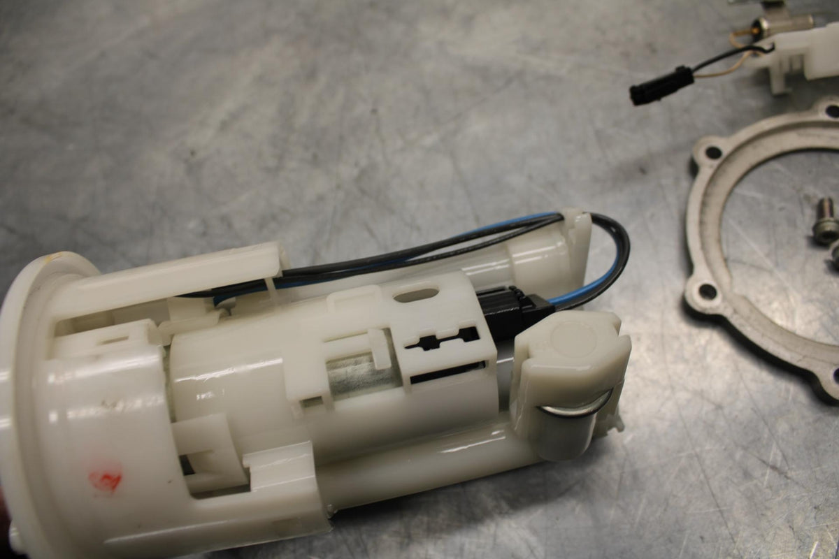 09-14 YAMAHA YZF R1 FUEL PUMP GAS PETROL SENDER UNIT 14B-13907-20-00 BB471