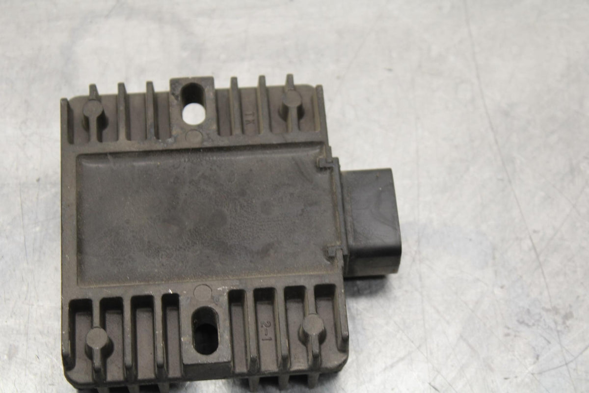 2006 Yamaha YZF R6 RECTIFIER VOLTAGE REGULATOR 4XY-81960-00-00 BB560