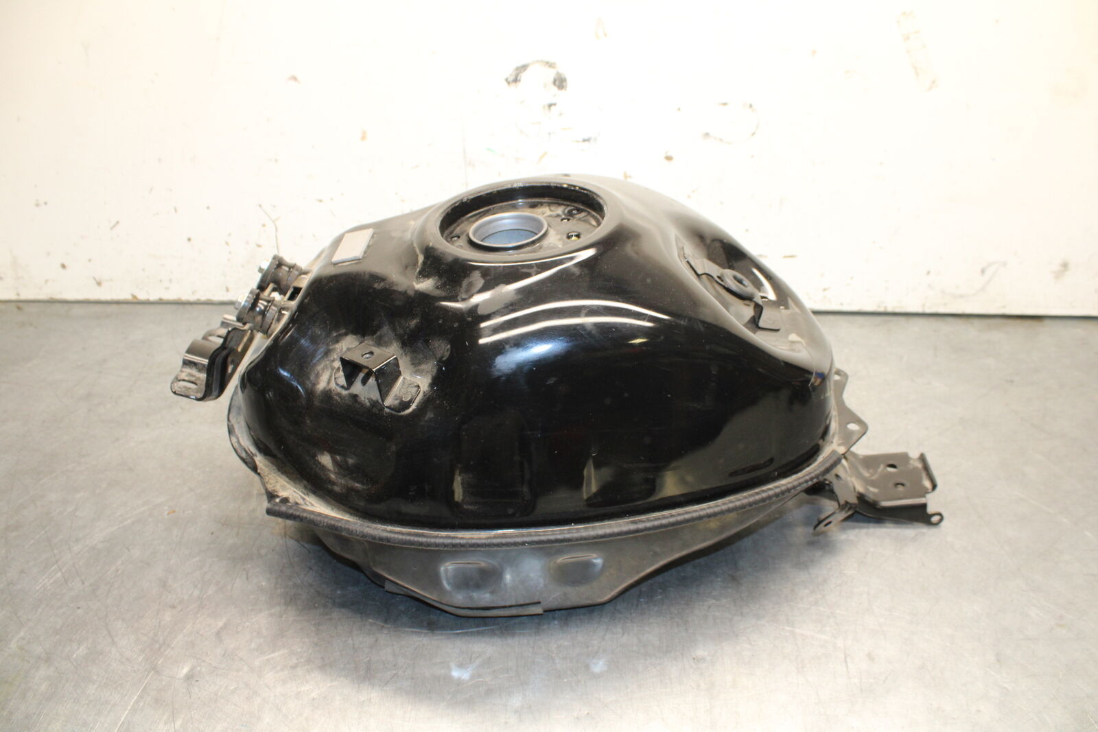 19-24 YAMAHA R3 GAS TANK FUEL CELL PETROL RESERVOIR BB736