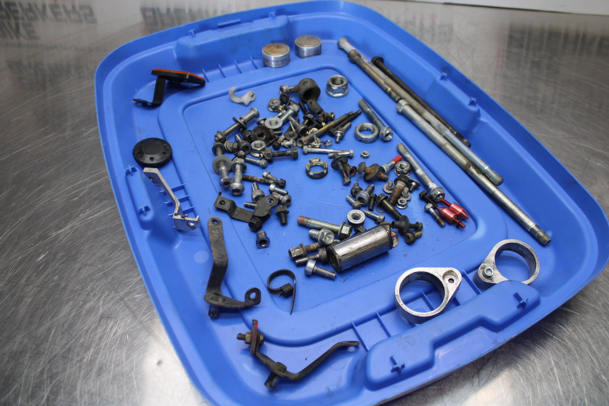 98-05 HONDA SUPER HAWK 1000 VTR1000F MOUNTING BOLTS HARDWARE SCREWS BB152