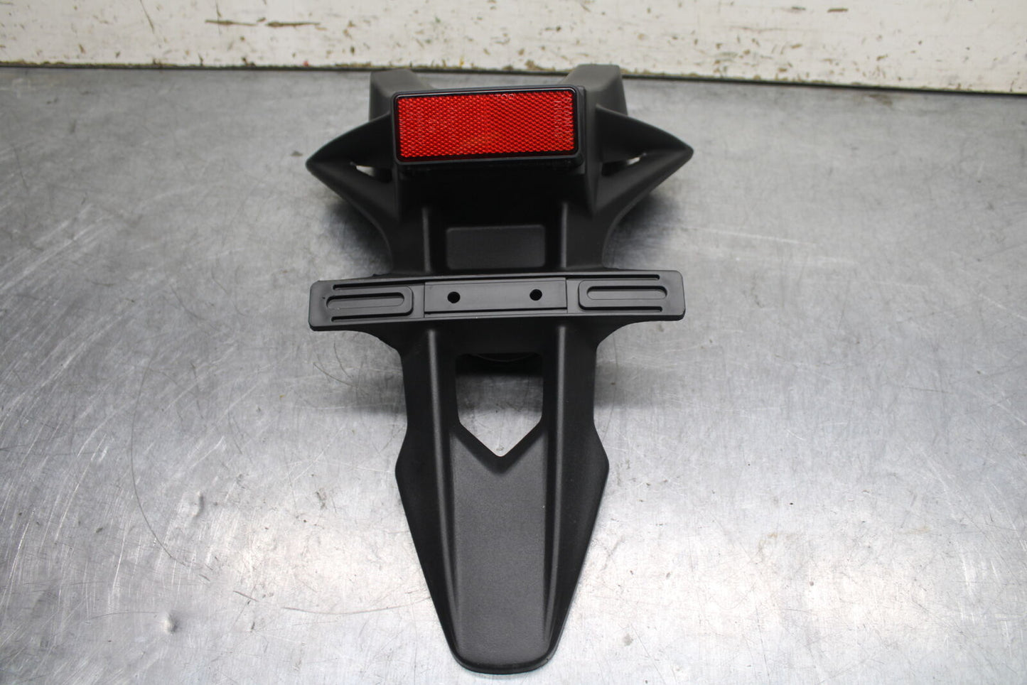 05-08 SUZUKI GSXR1000 REAR BACK FENDER MUD GUARD BB113