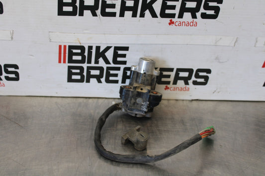 97-00 SUZUKI GSXR600 SRAD IGNITION LOCK & SEAT LOCK NO KEY BB921