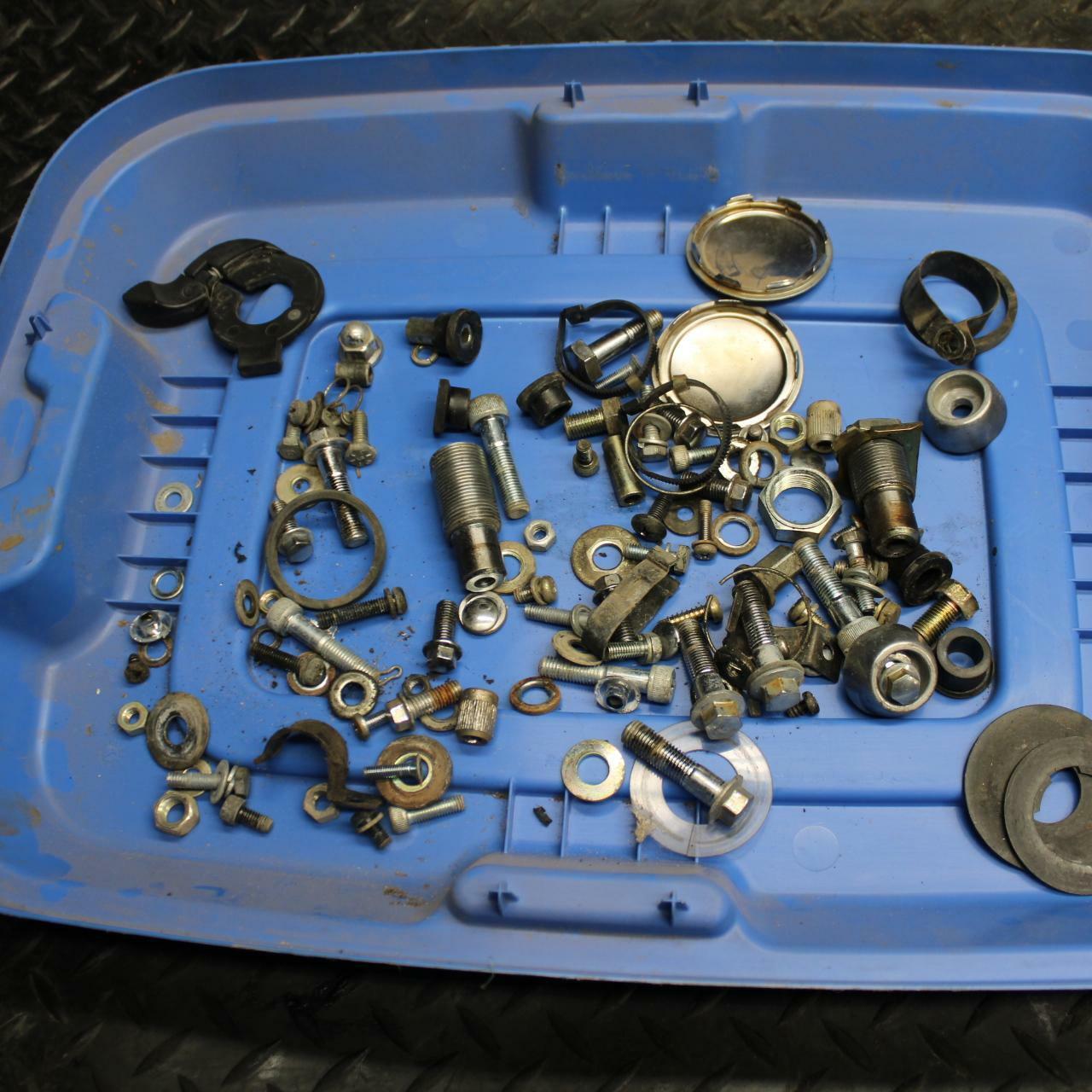 84-85 YAMAHA VIRAGO 1000 LEFTOVER CAP COWL BOLTS SCREWS BB173