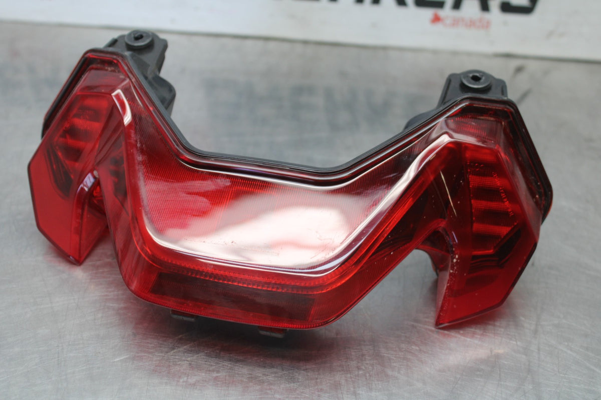 25 KAWASAKI Z900 REAR TAIL TAILLIGHT BACK BRAKE LIGHT BB928