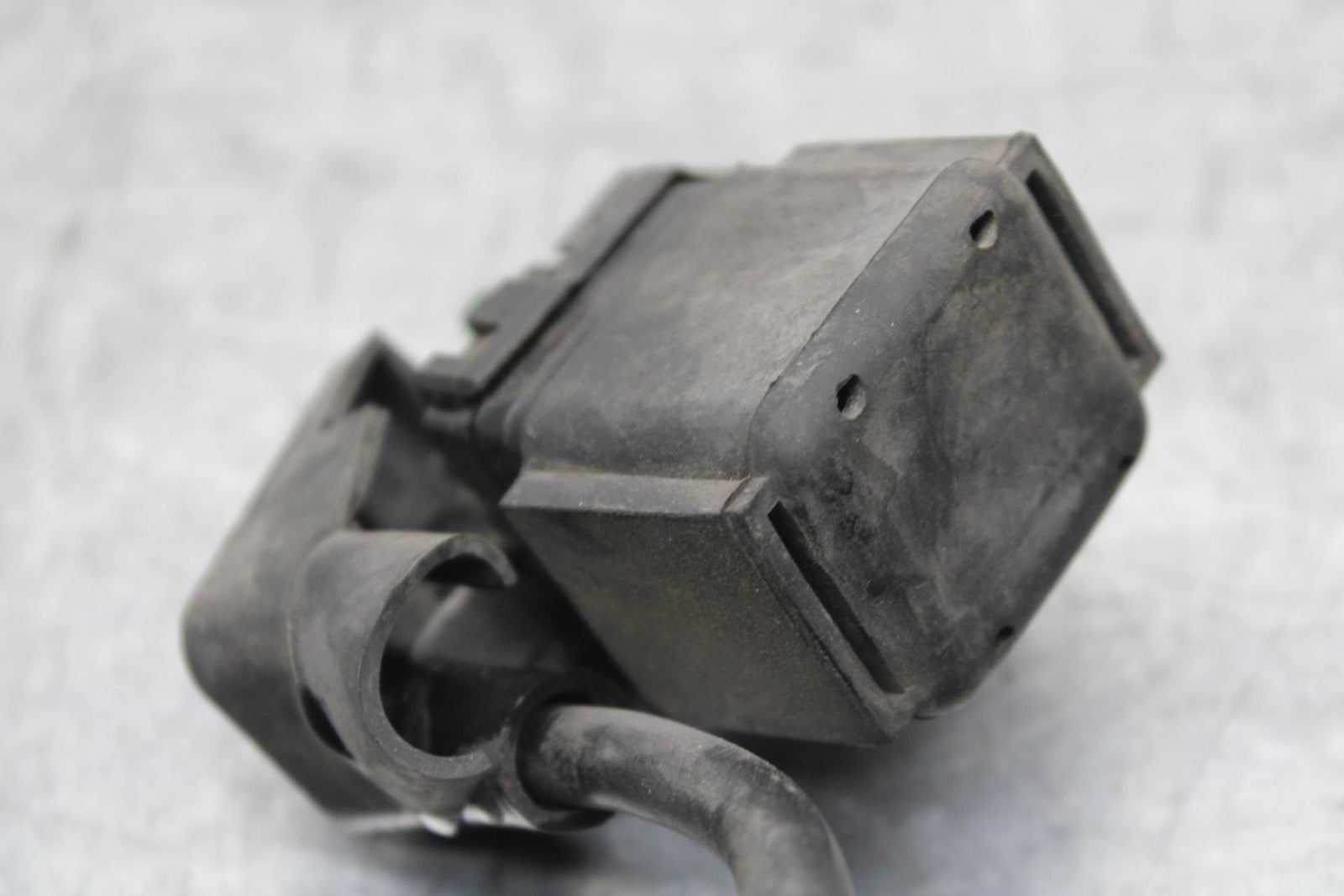 03-08 KAWASAKI VULCAN 1600 ENGINE STARTER RELAY STARTING MOTOR SWITCH BB616