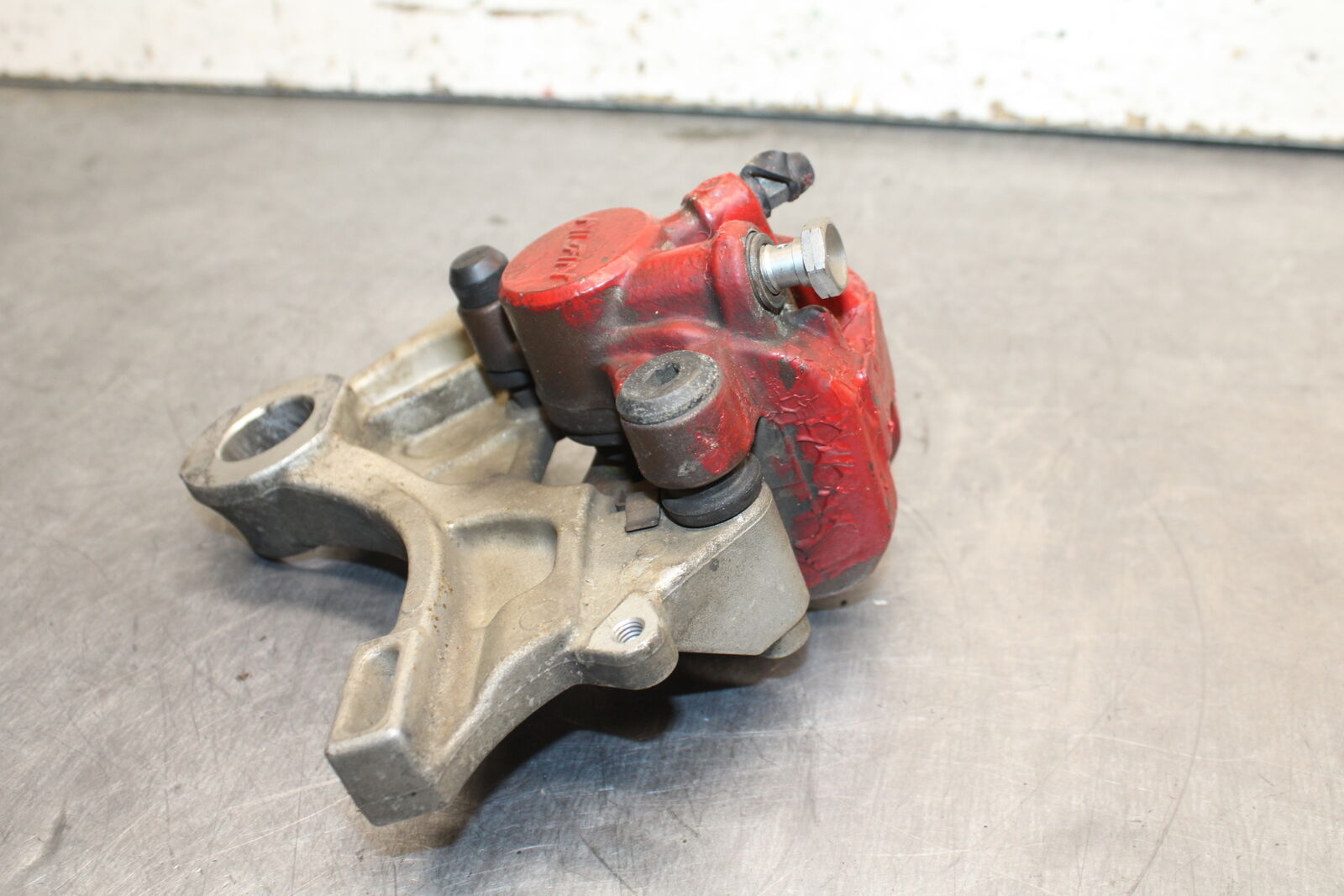 12-16 HONDA CBR1000RR REAR BACK BRAKE CALIPER W MOUNT BRACKET BB114