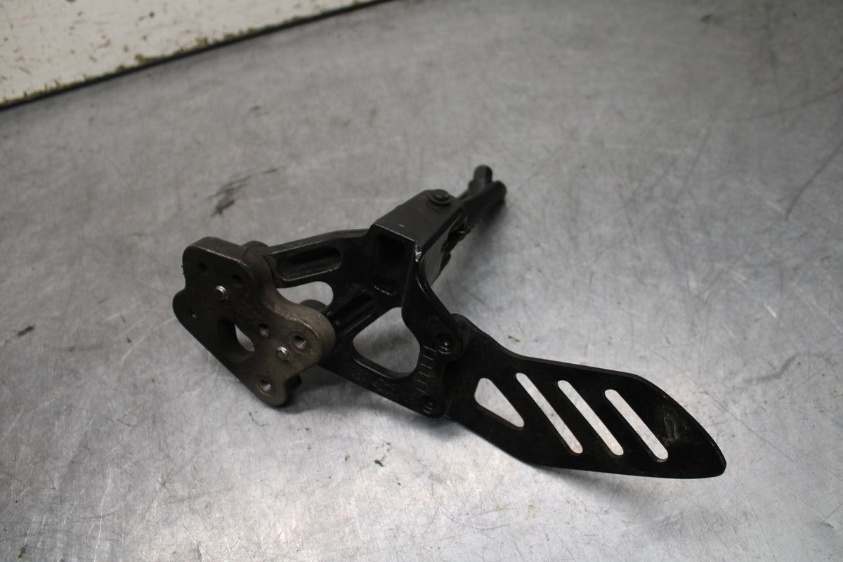 08-09 SUZUKI GSXR600 LEFT REARSET REAR SET DRIVER FOOT PEG REST STOP BB728