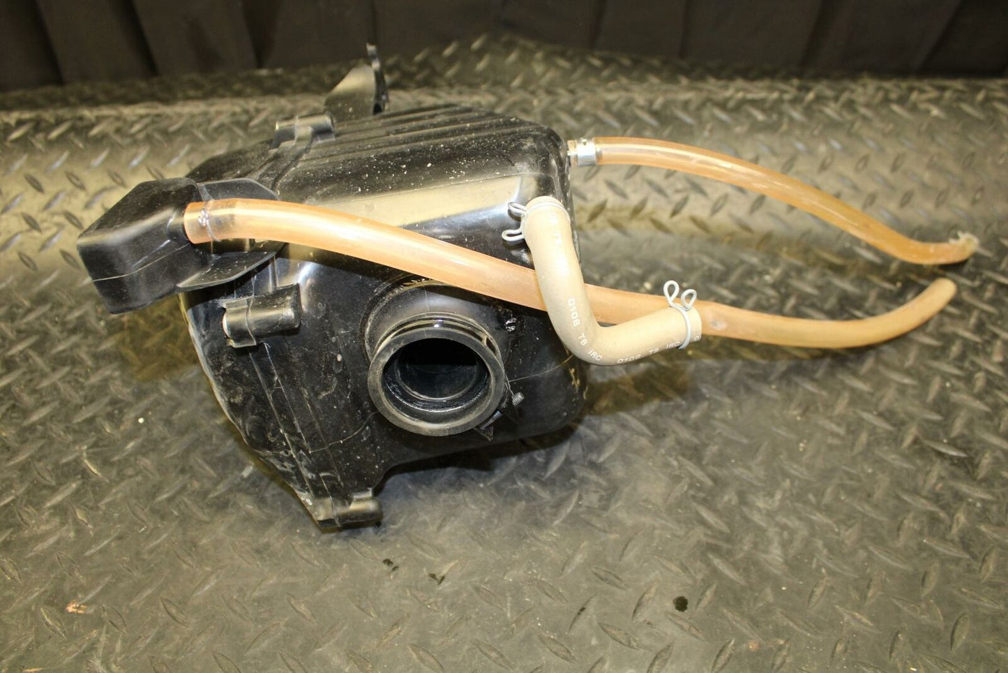 08 HONDA CBR125R AIRBOX AIR INTAKE FILTER BOX bb180