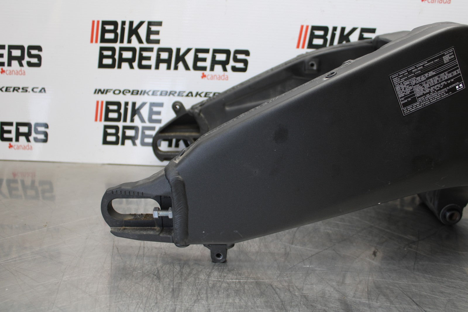 21-23 KAWASAKI NINJA ZX6R REAR SWINGARM BACK SUSPENSION SWING ARM BB179