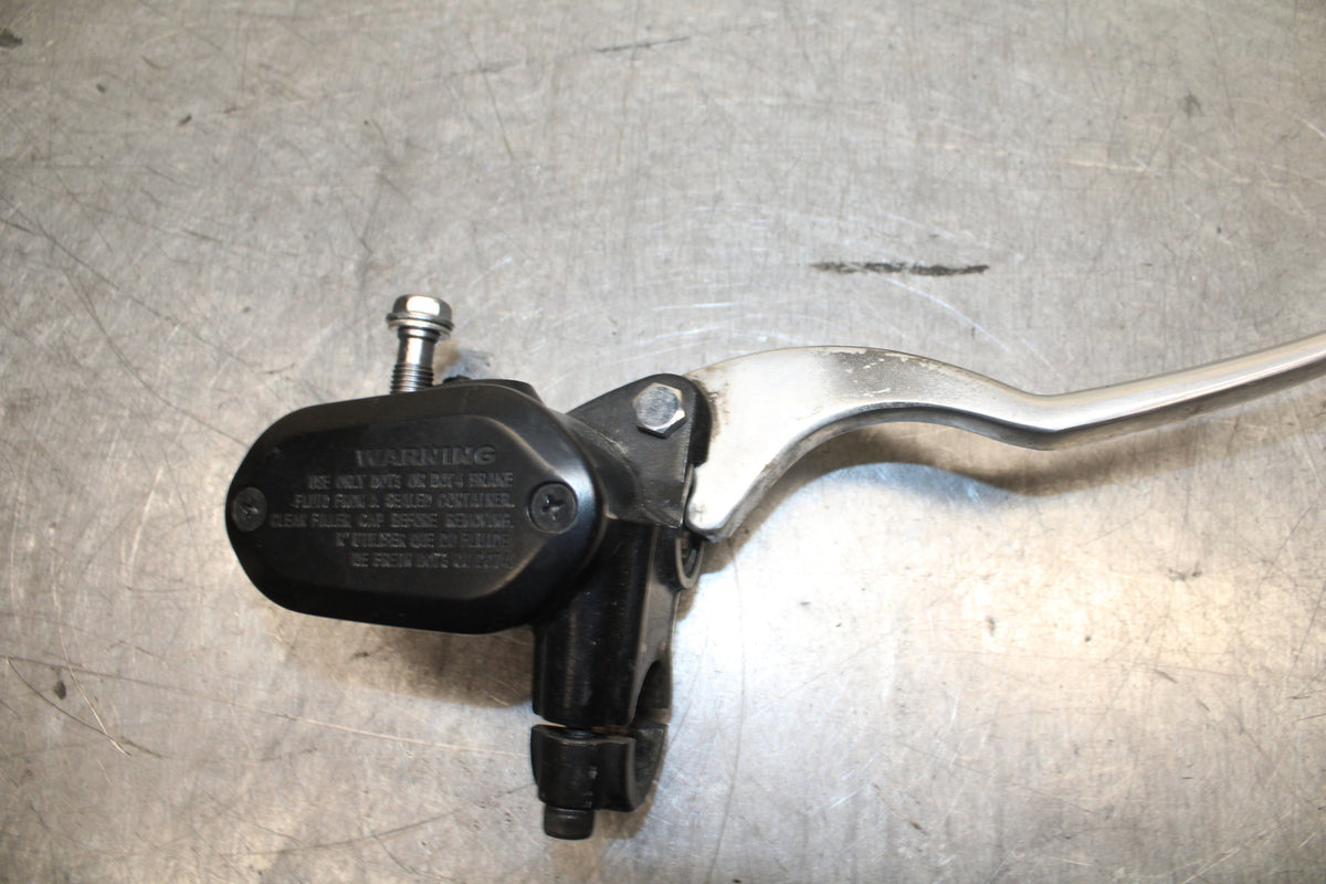 24 KAWASAKI NINJA 500 ABS FRONT BRAKE MASTER CYLINDER BB744