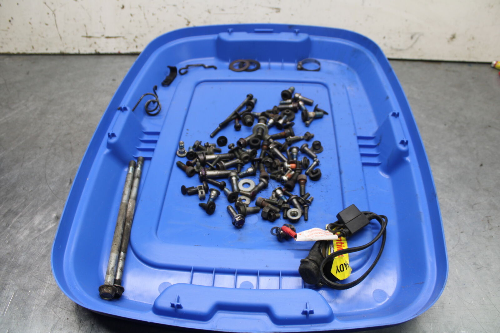 05-06 SUZUKI GSXR1000 ENGINE MOUNTING BOLTS HARDWARE MOTOR SCREWS BB113