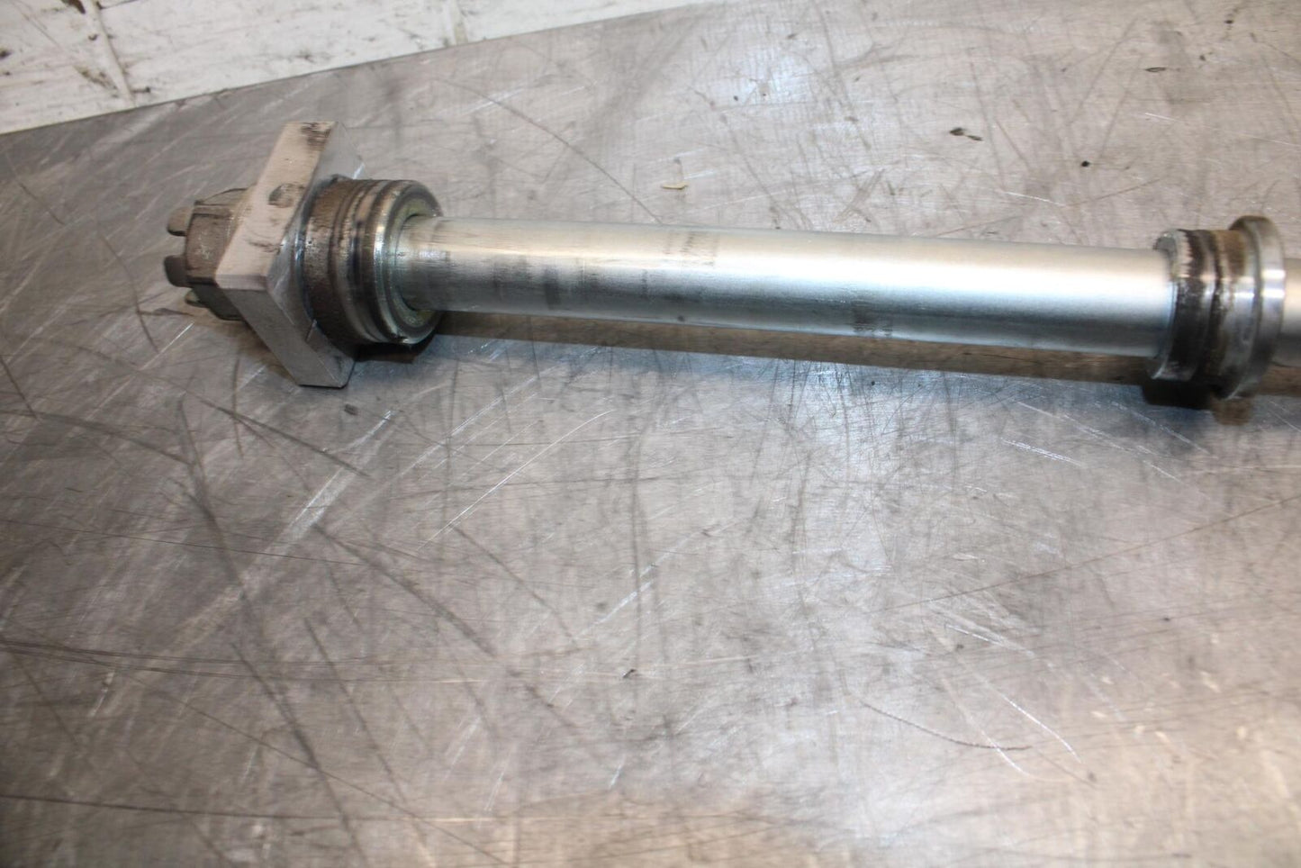 15-17 KAWASAKI EX 650 NINJA EX650 ABS REAR AXLE BACK WHEEL RIM BOLT AXEL BB494