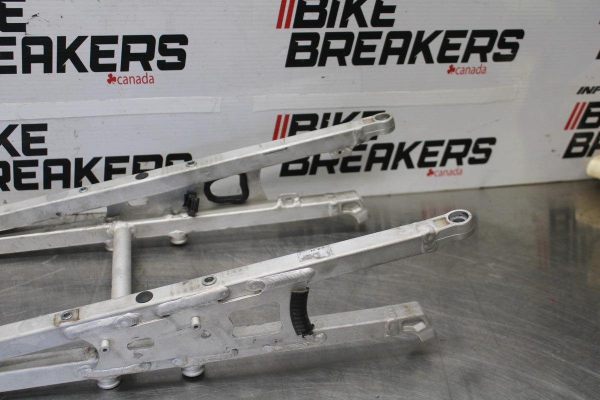 24 APRILIA TUONO V4 1100 FACTORY ABS REAR SUBFRAME BACK SUB FRAME BB887