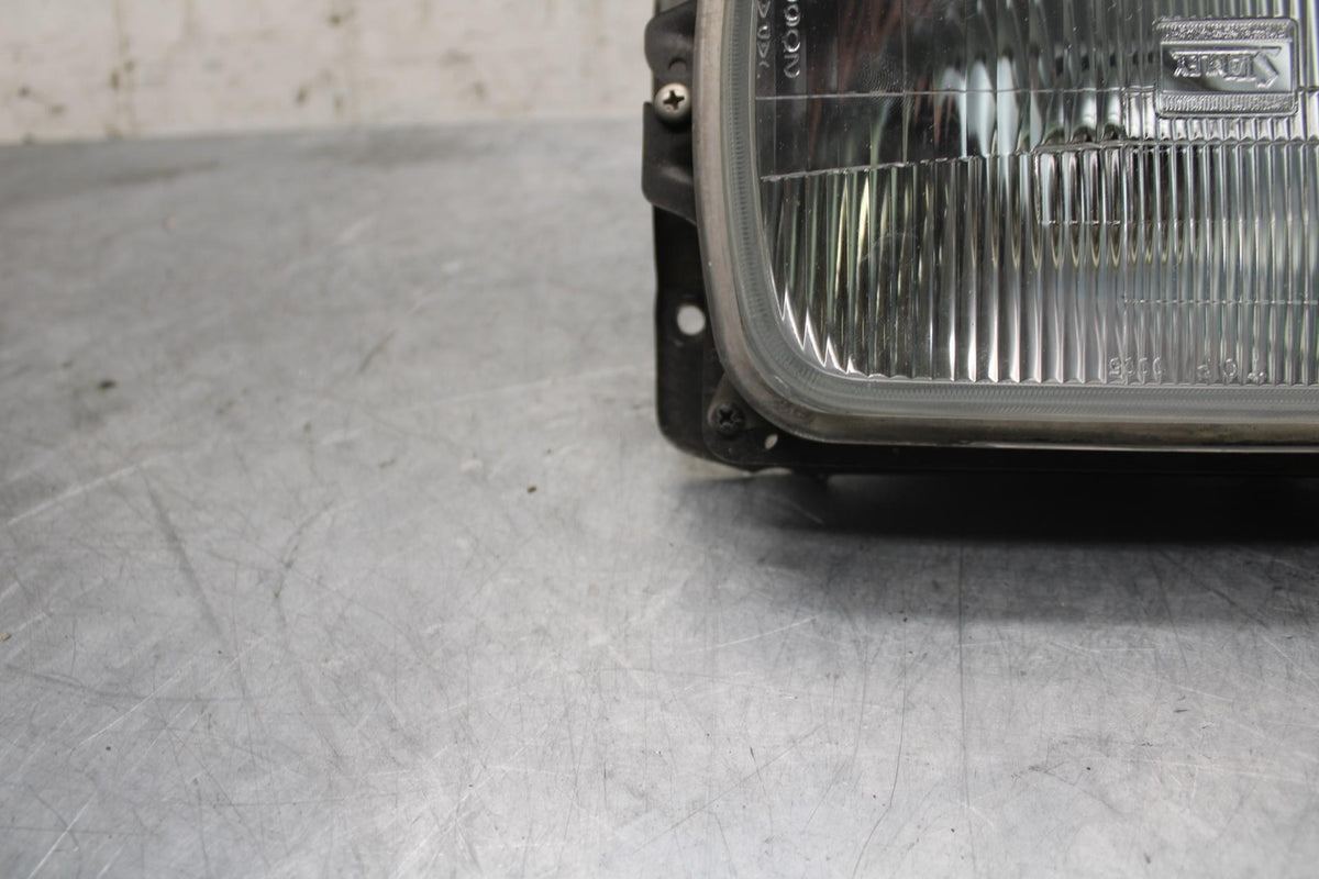 1984 Honda Interceptor 750 VF750F FRONT HEADLIGHT HEAD LIGHT LAMP BB38