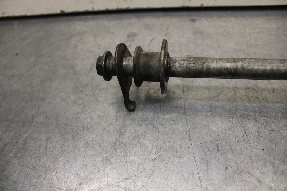 04-09 SUZUKI GS 500 FH GS500F REAR AXLE BACK WHEEL RIM PIVOT BOLT AXEL BB97