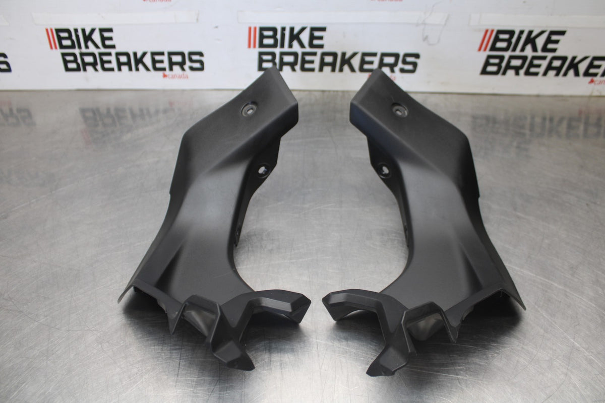 23 YAMAHA YZF R3 RIGHT LEFT FRONT DUCT COVERS PANELS COWLS BB003