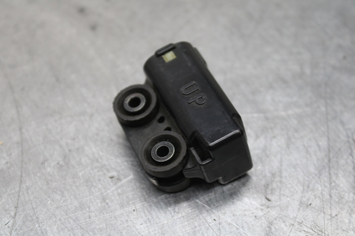 08-16 YAMAHA YZF R6 TIP OVER BANK ANGLE CRASH SENSOR SWITCH  BB131