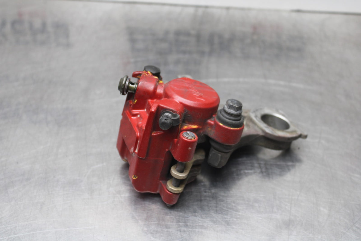 03-05 YAMAHA YZF R6  REAR BACK BRAKE CALIPER W MOUNT BRACKET BB793