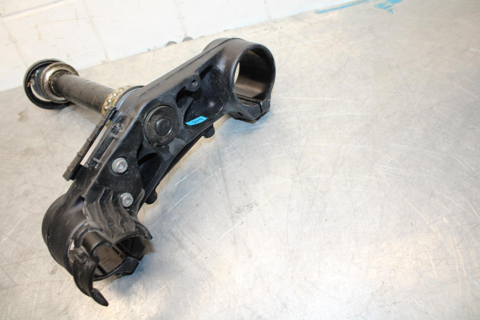 18 KTM RC 390 FRONT FORKS CLAMP LOWER TRIPLE TREE STEM BB442