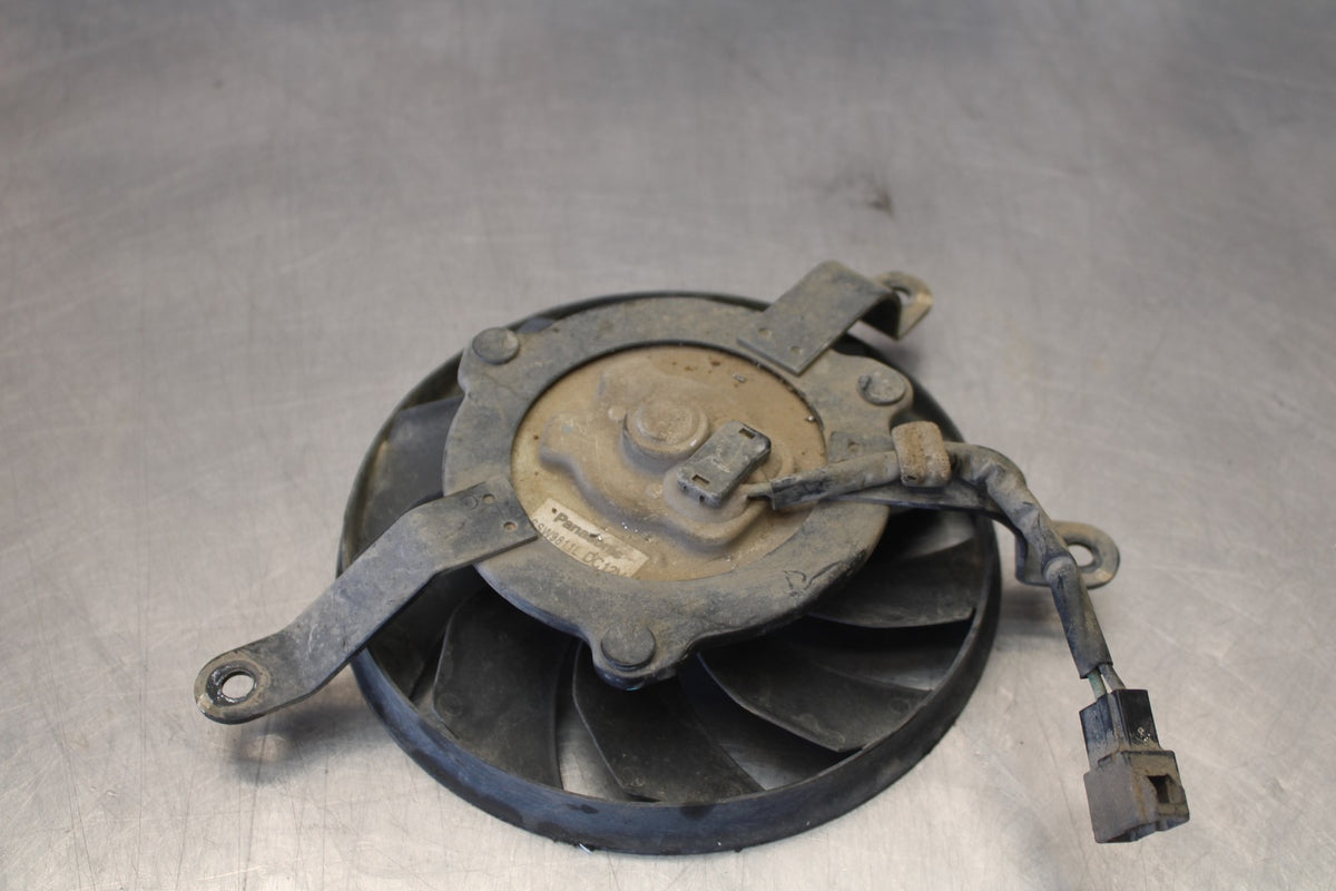15 TRIUMPH TIGER 800 ENGINE RADIATOR COOLING FAN BB873