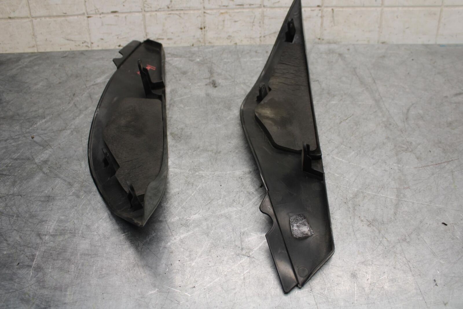 2007 Kawasaki Ninja ZX6R ZX600P RIGHT LEFT GAS FUEL TANK PANELS COVERS  BB47