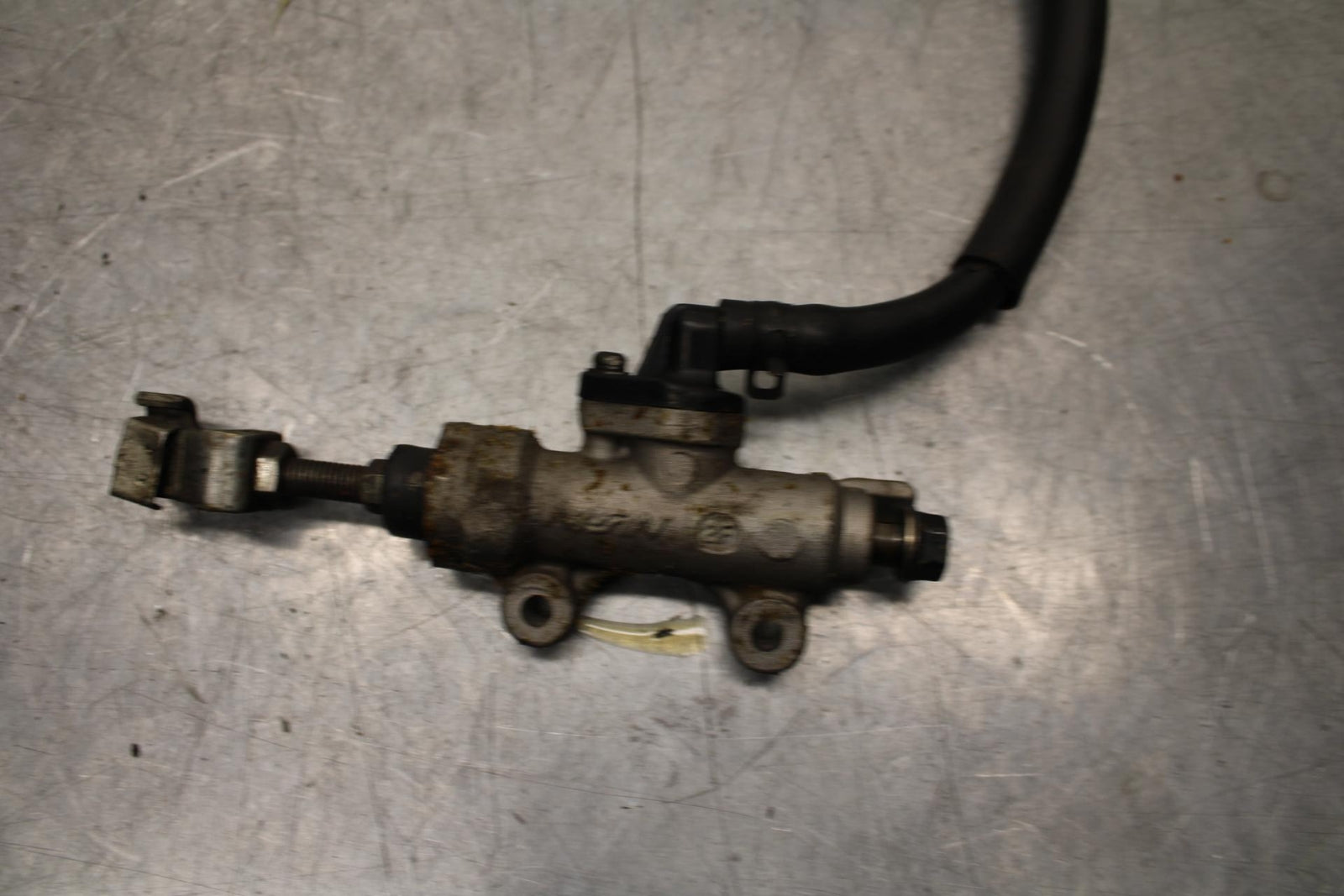 1992 Honda CBR900RR REAR BACK BRAKE MASTER CYLINDER W RESERVOIR BB63