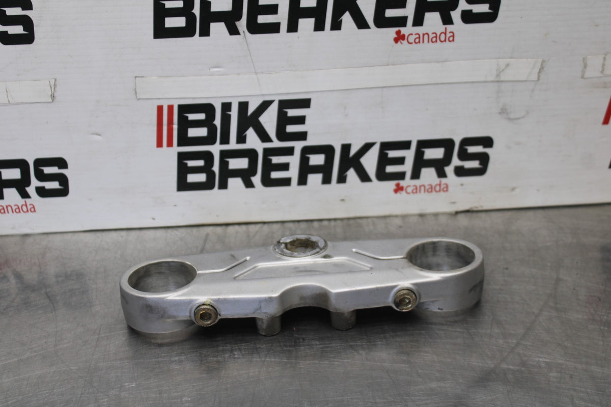 05 DUCATI SUPERSPORT 800 FORKS UPPER TRIPLE TREE CLAMP BB913
