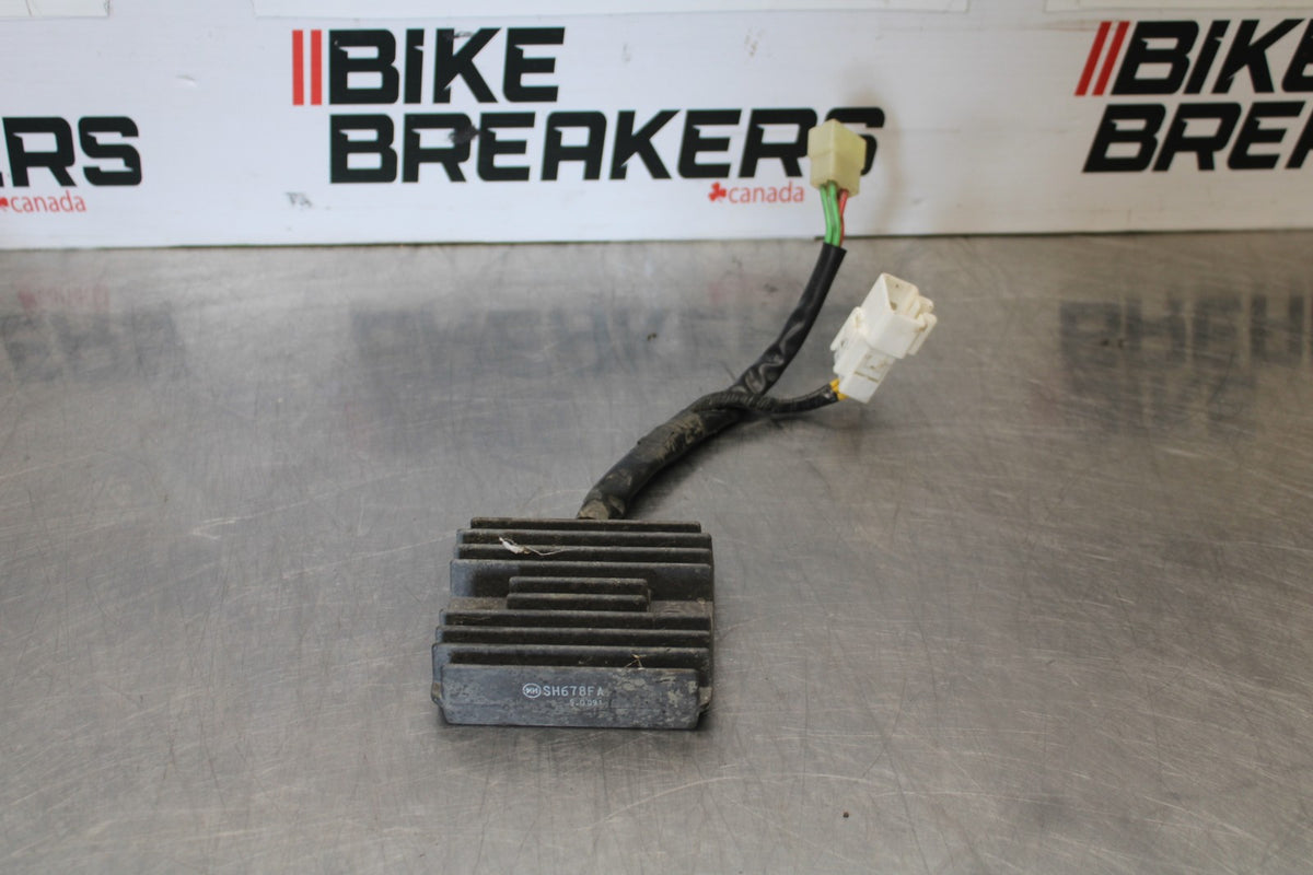 05-06 HONDA CBR600RR RECTIFIER VOLTAGE REGULATOR BB893