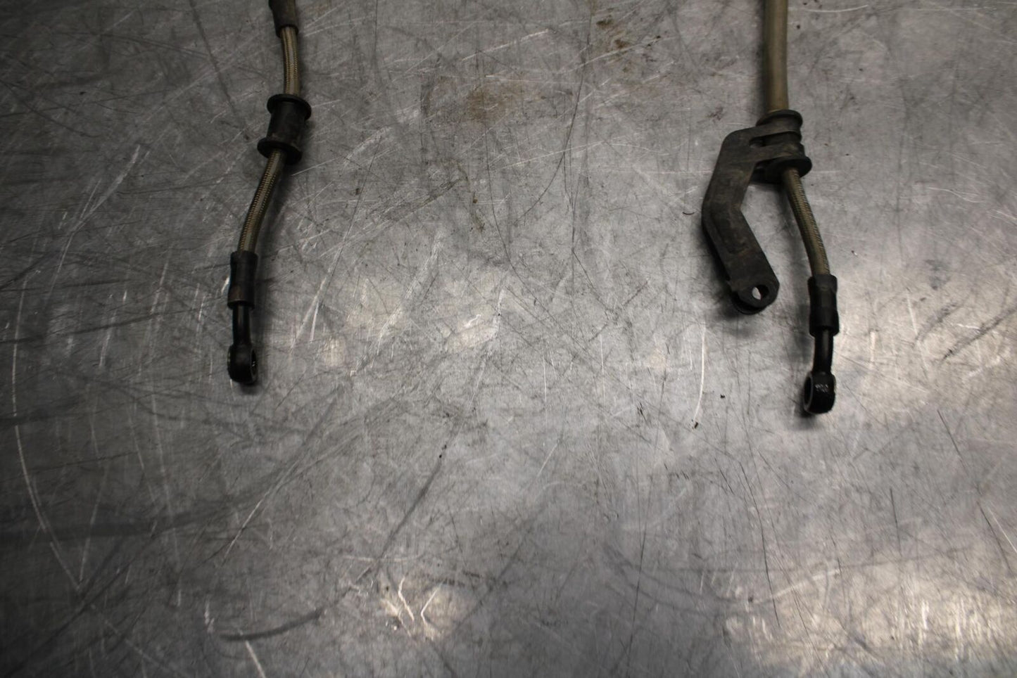 18 YAMAHA YZF R1  FRONT BRAKE CALIPER HOSES LINES BB473